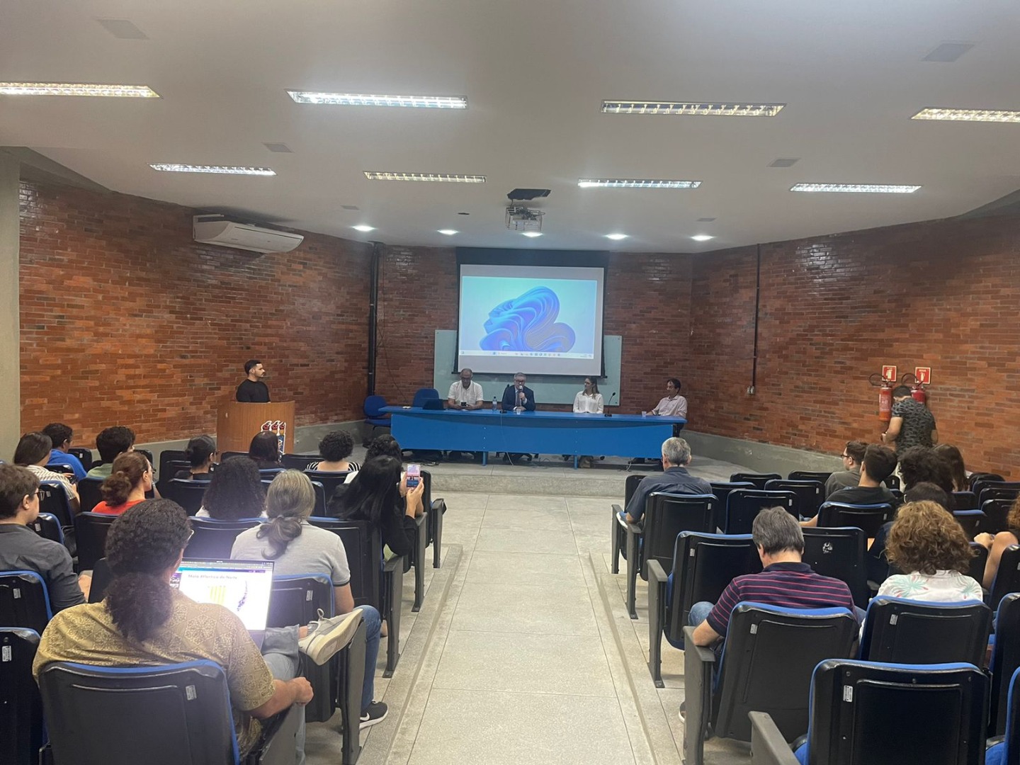 Visitadocônsulfrancês3.jpeg Visitadocônsulfrancês3.jpeg