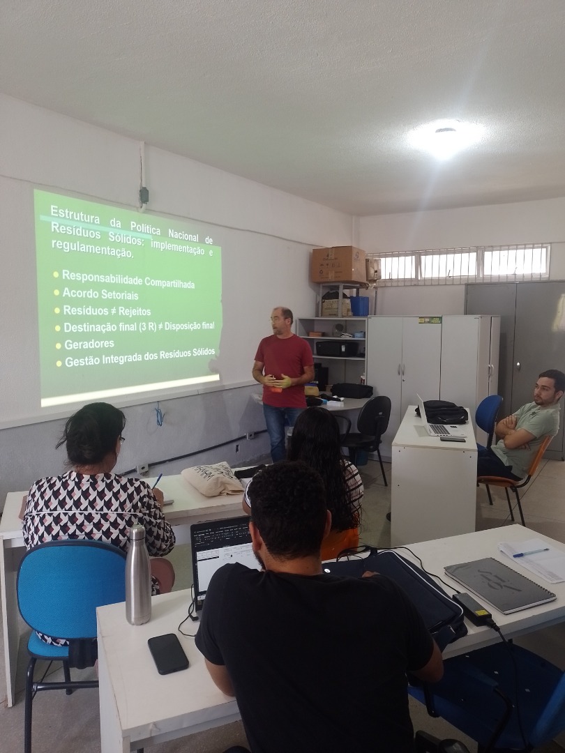 AULA NO LPSAU_FOTO 1.jpg