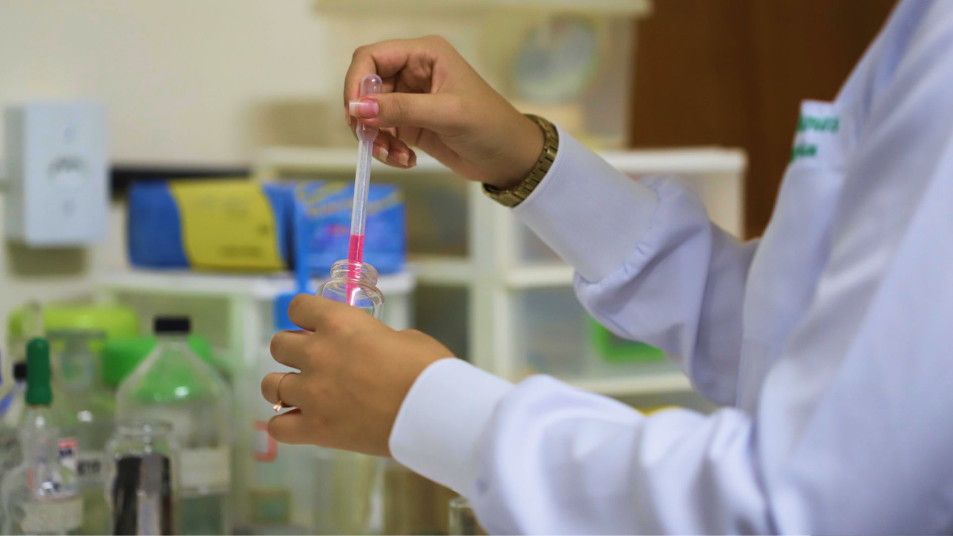 UFPB obtém licença de funcionamento para compra de reagentes químicos UFPB obtém licença de funcionamento para compra de reagentes químicos